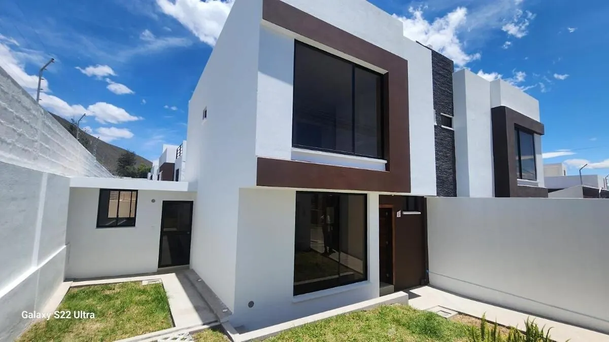Casa En La Mitad Del Mundo 3 Habitaciones, A 5 Minutos De Unasur, Agua Caliente location