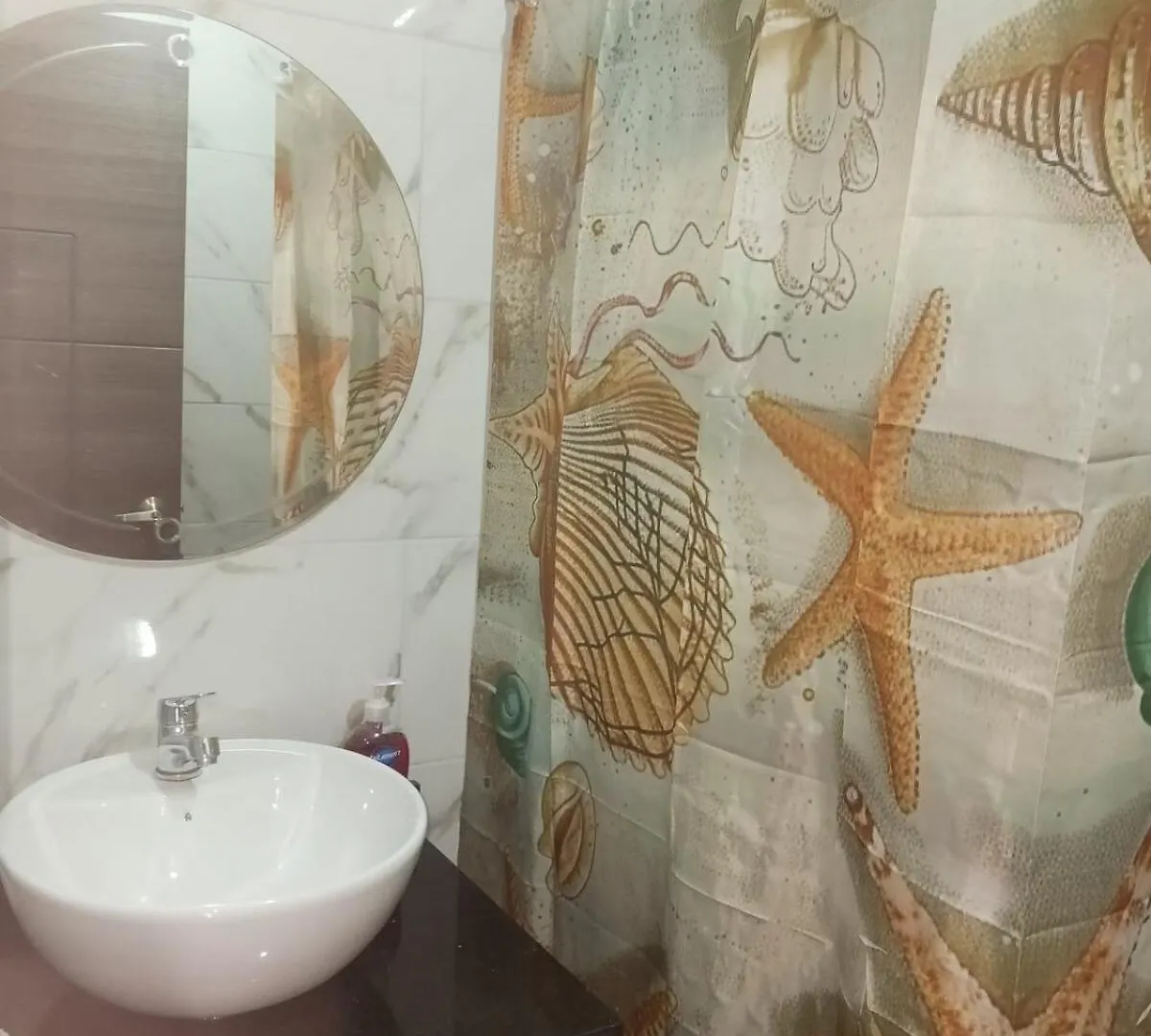 Casa En La Mitad Del Mundo 3 Habitaciones, A 5 Minutos De Unasur, Agua Caliente Quito Ecuador